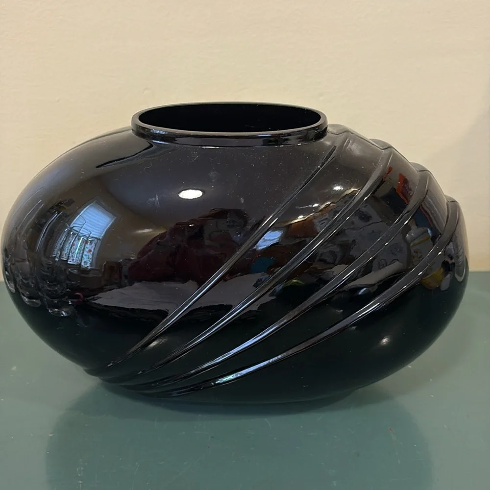 Vintage 1980s Art Deco Pleated Hand Blown Glass Oval Vase